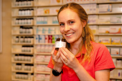 Mag. pharm. KIRA BRISBERGER